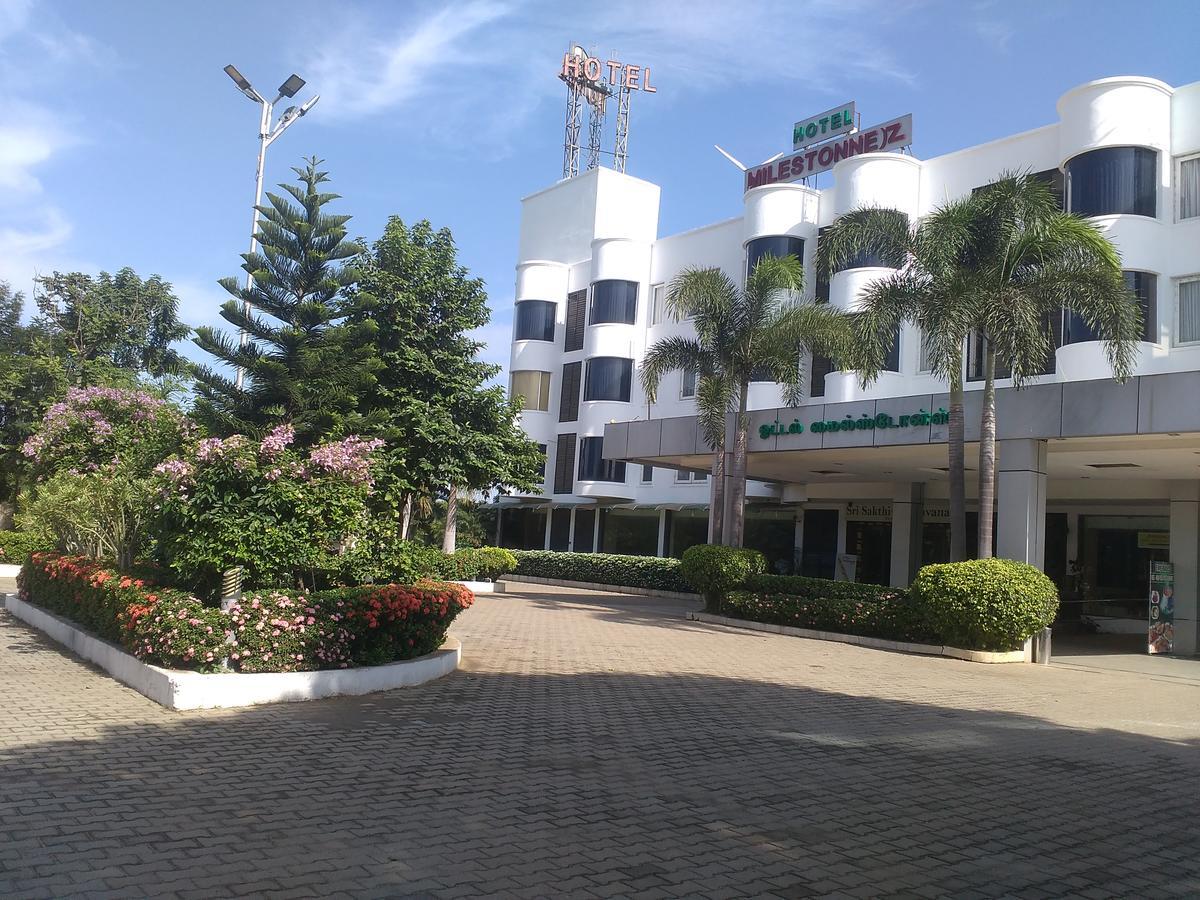 โรงแรมไมล์สโตนเนซ - ศรีปุรัมพุทธ Sriperumbudur ภายนอก รูปภาพ